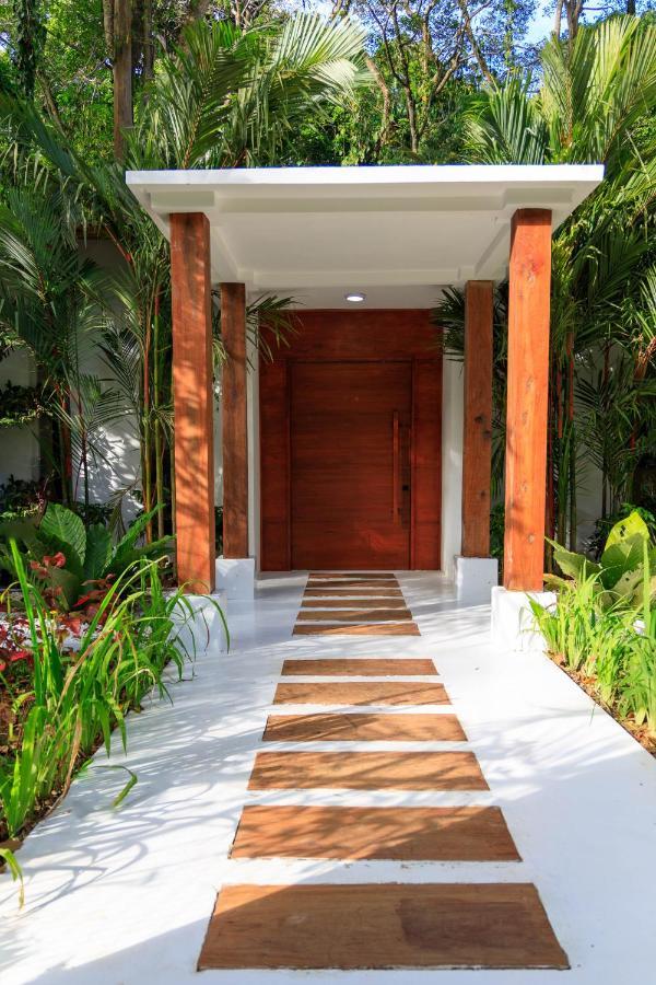 Gigi Brown Villa Frida Beachfront Puerto Viejo de Talamanca Exterior foto